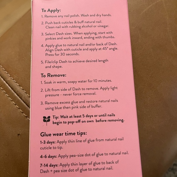 Red Aspen Nail Dashes in Wink in Pale Pink, Sophie Extra - RETIRED - Picture 3 of 4